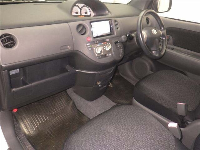 TOYOTA SIENTA 2012