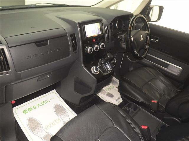 MITSUBISHI DELICA D5 2012