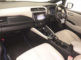 NISSAN LEAF 2018