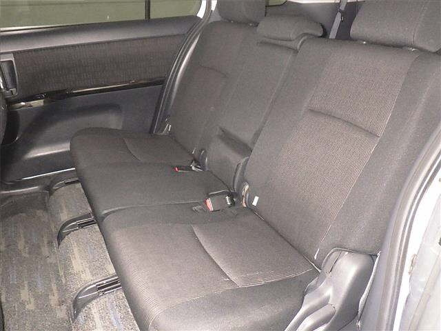 TOYOTA ISIS 2012
