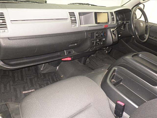TOYOTA HIACE 2013