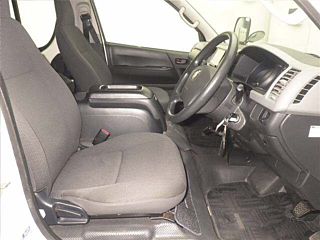TOYOTA HIACE 2013