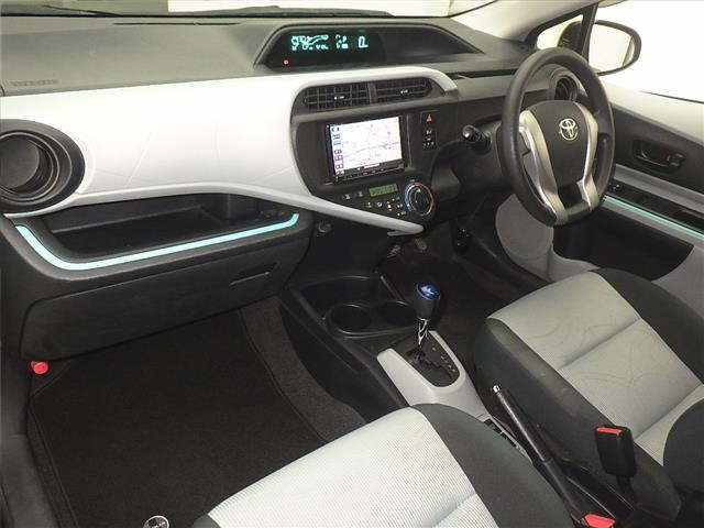 TOYOTA AQUA 2013