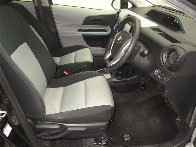 TOYOTA AQUA 2013