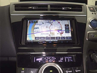 TOYOTA PRIUS ALPHA 2020