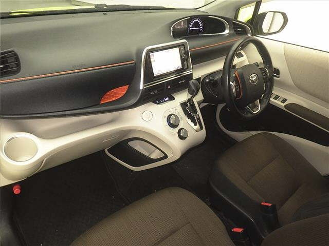TOYOTA SIENTA 2016