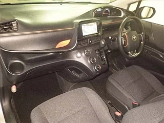 TOYOTA SIENTA 2015