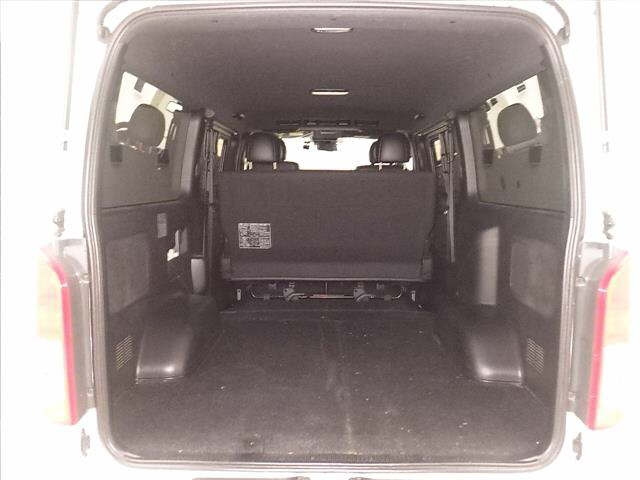 TOYOTA HIACE VAN 2020