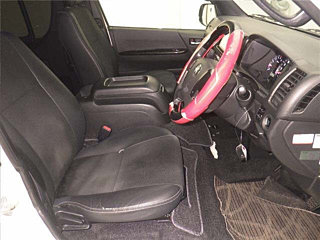 TOYOTA HIACE VAN 2020