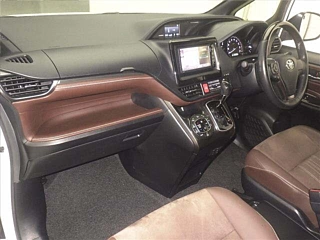 TOYOTA ESQUIRE 2020