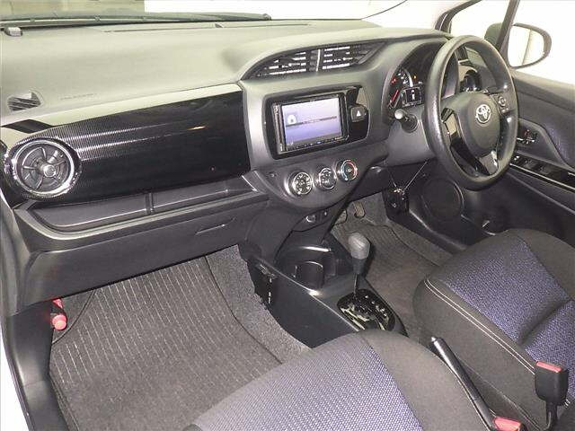 TOYOTA VITZ 2018
