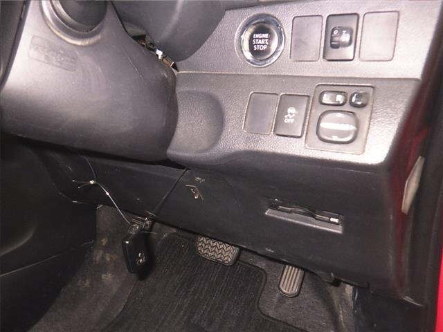 TOYOTA RACTIS 2014