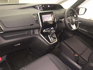 NISSAN SERENA 2018