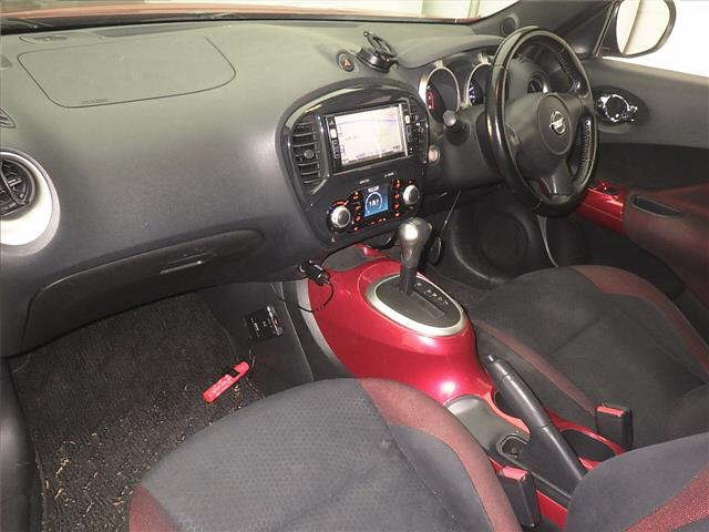 NISSAN JUKE 2011