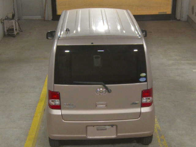 TOYOTA PIXIS SPACE 2012