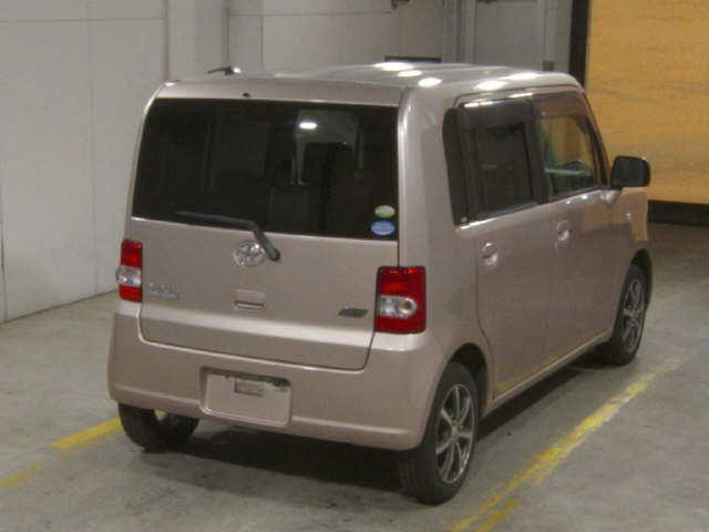 TOYOTA PIXIS SPACE 2012