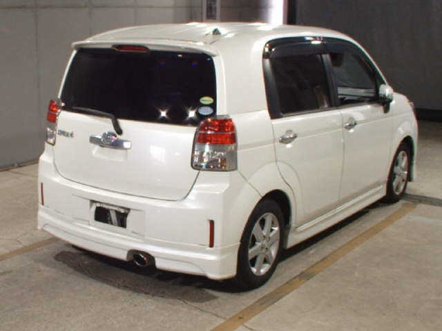 TOYOTA SPADE 2012