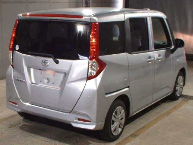 TOYOTA ROOMY 2022