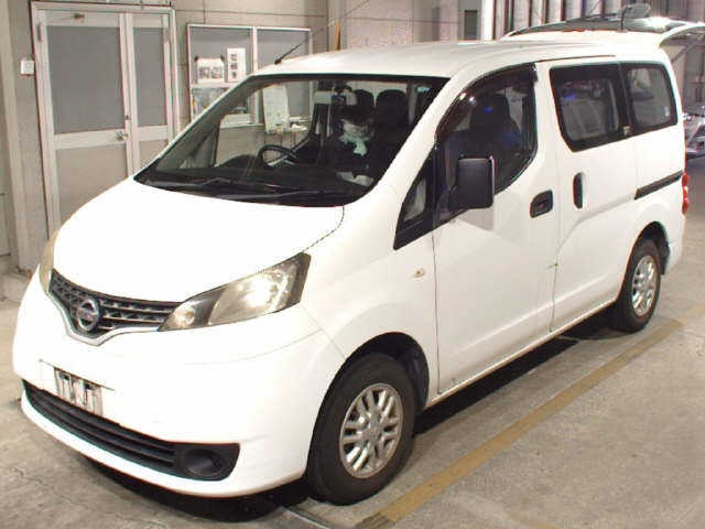 NISSAN NV200 2016