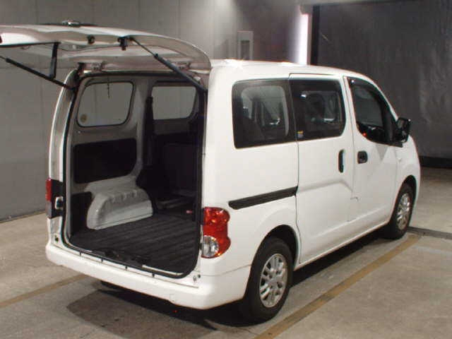 NISSAN NV200 2016