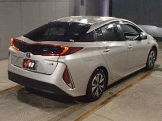 TOYOTA PRIUS PHV 2021