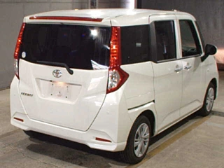 TOYOTA ROOMY 2022