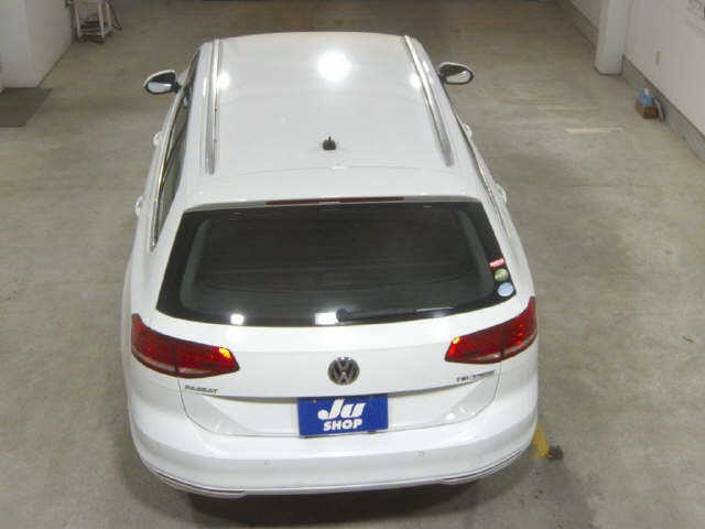 VOLKSWAGEN PASSAT VARIANT 2015