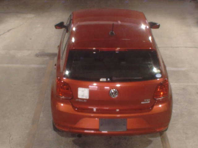 VOLKSWAGEN POLO 2016