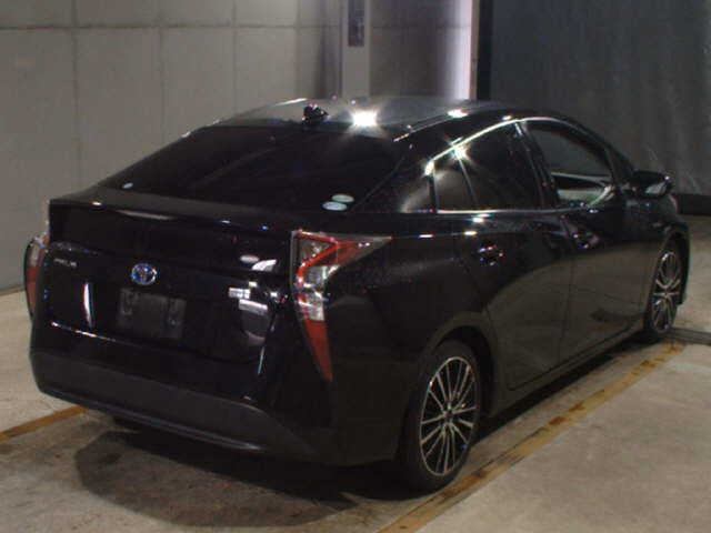 TOYOTA PRIUS 2016