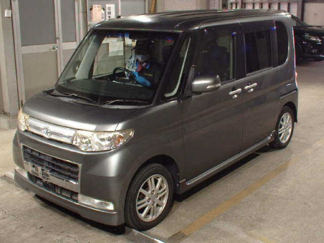 DAIHATSU TANTO 2010