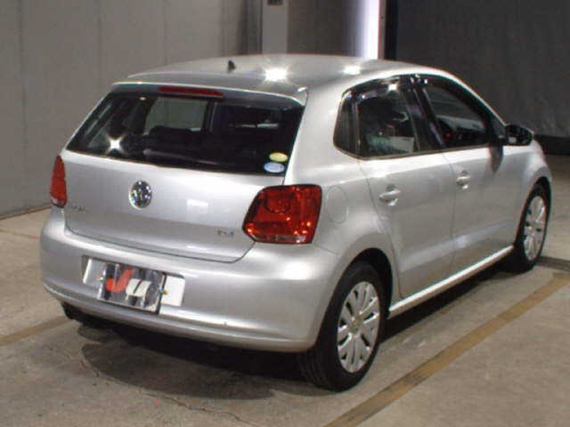 VOLKSWAGEN POLO 2011
