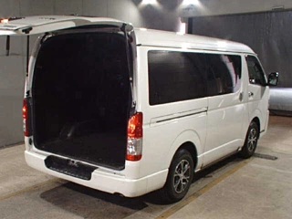 TOYOTA HIACE VAN 2021