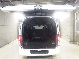 TOYOTA HIACE VAN 2021