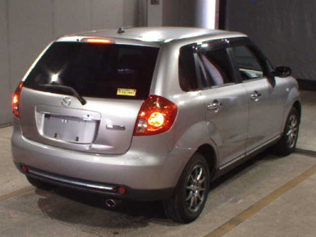 MAZDA VERISA 2010