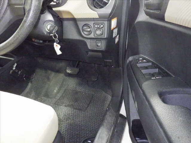 TOYOTA COROLLA AXIO 2012