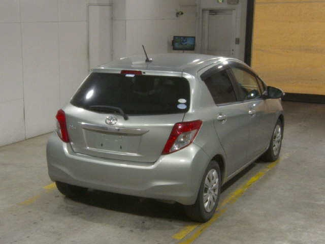 TOYOTA VITZ 2012