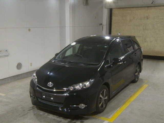 TOYOTA WISH 2013