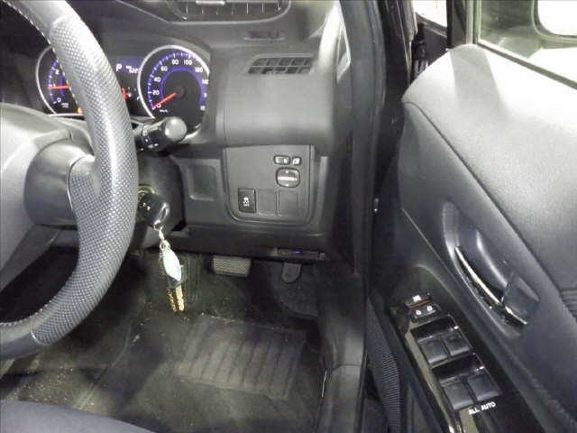 TOYOTA WISH 2013