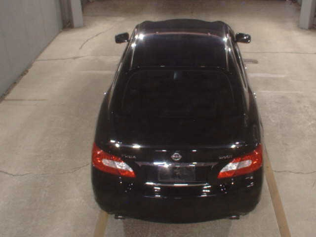 NISSAN FUGA 2012