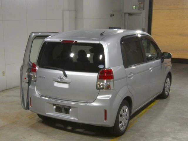 TOYOTA SPADE 2016