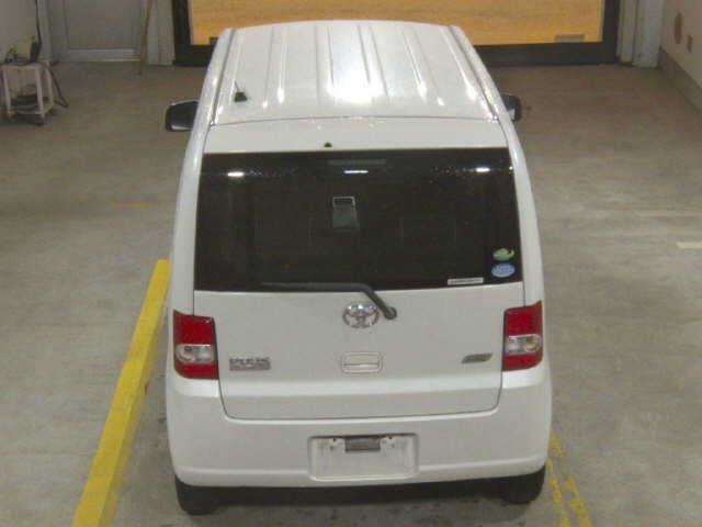 TOYOTA PIXIS SPACE 2012