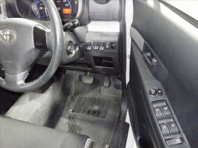 TOYOTA PIXIS SPACE 2012