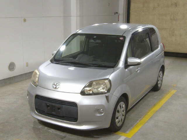 TOYOTA PORTE 2012