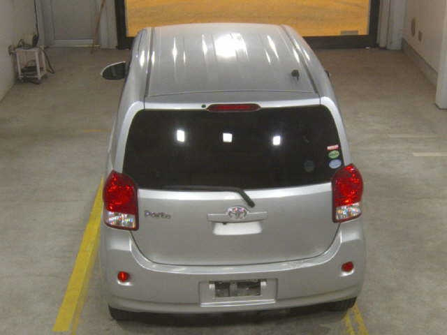 TOYOTA PORTE 2012