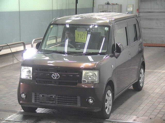 TOYOTA PIXIS SPACE 2012