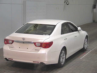 TOYOTA MARK X 2010