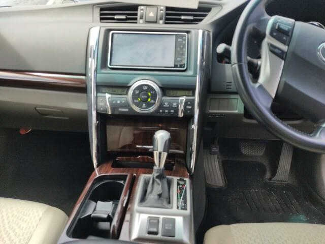 TOYOTA MARK X 2010