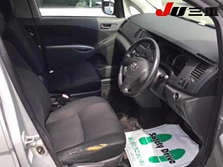 TOYOTA ISIS 2010