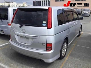 TOYOTA ISIS 2010