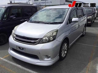 TOYOTA ISIS 2010